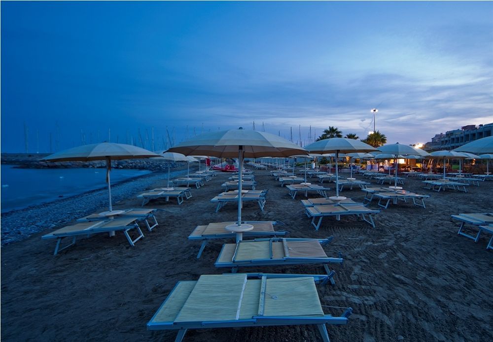 Aregai Marina Hotel&Residence Santo Stefano al Mare Esterno foto